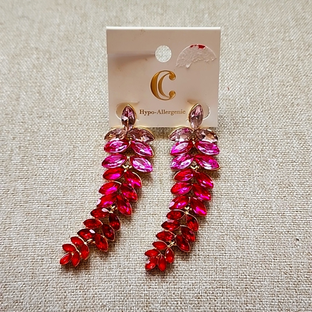 Gorgeous Leaf Ombre Earrings by Charming Charlie ❤️